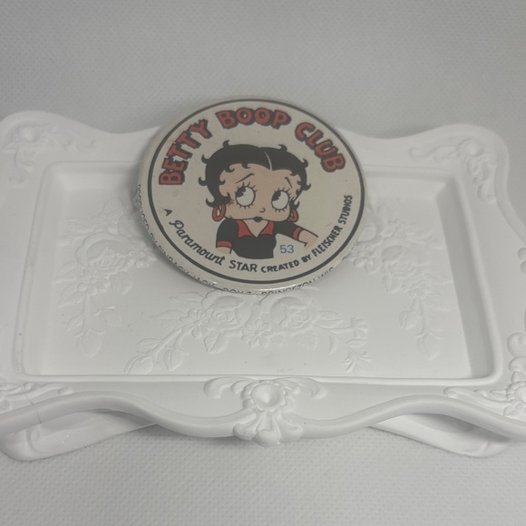 1975 Betty Boop Club Pin #53 - Picture 1 of 3